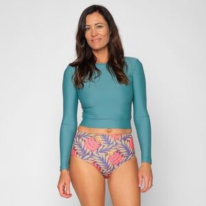 Seea Cropped Rash Guard Teal Long Sleeve Surf Size Small UPF Swim Top $110 NWOT